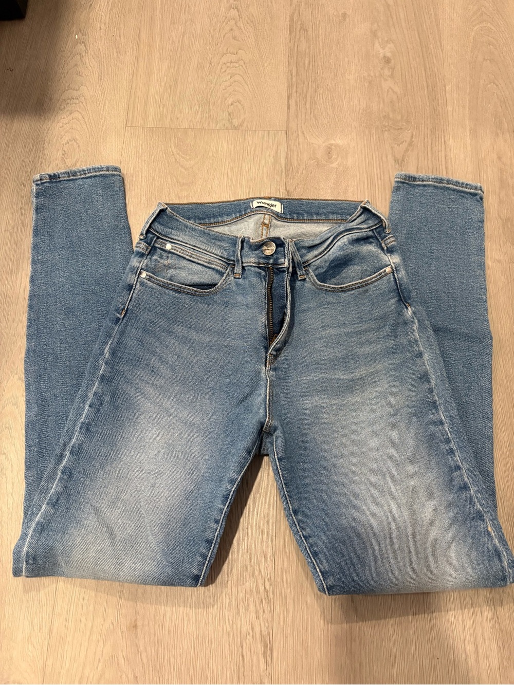 Wrangler Women's Faded Blue Skinny Jeans 28x32